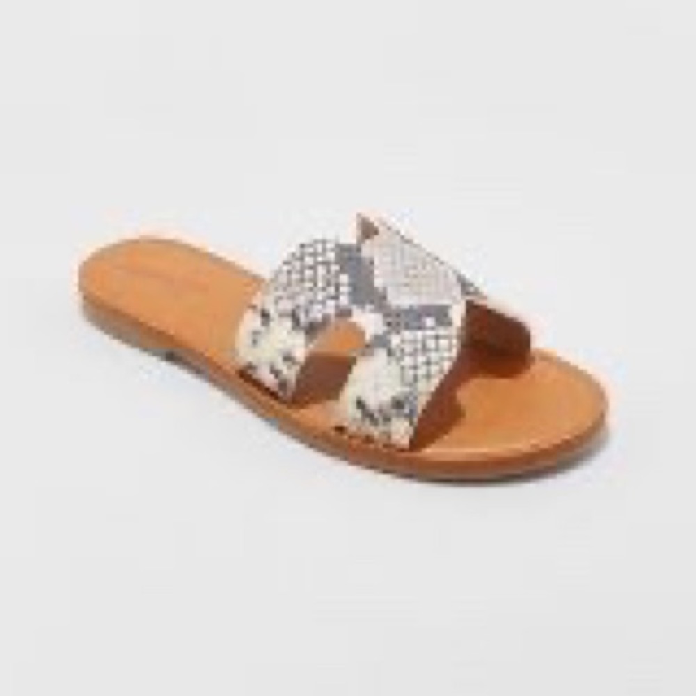 Universal Thread Size 9w Snakeskin Sandals